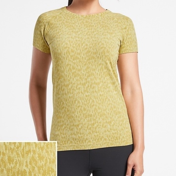 Athleta Momentum Allure Print Tee Shirt in Allure Lemon Lime Size Medium - Picture 2 of 12